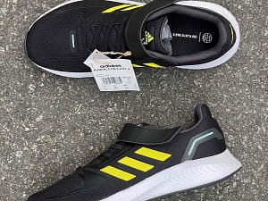 Adidas Sneakers SH687